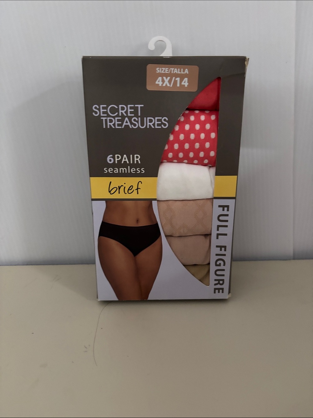 NWT Secret Treasures Seamless Briefs